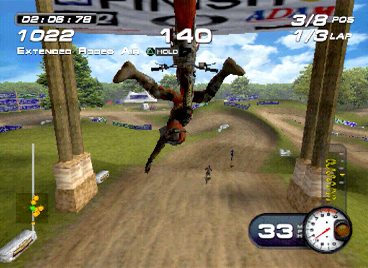 [30/09/2002] Ricky Carmichael zeigt mit diesem Trick sein Können.